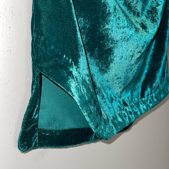 NWT Free People Dark Teal Velvet Mini Skirt size 2 - Picture 4 of 7